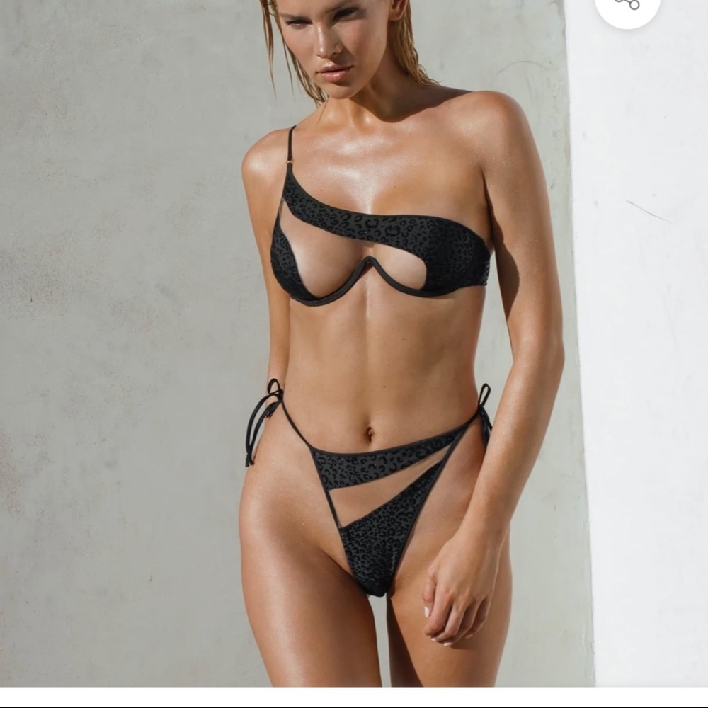 God save queens Gigi bikini in size small (top and bottom). Selling as a set.